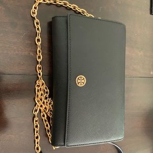 Tory Burch black Robinson crossbody chain wallet